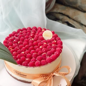 Торт мусовий з ягодами